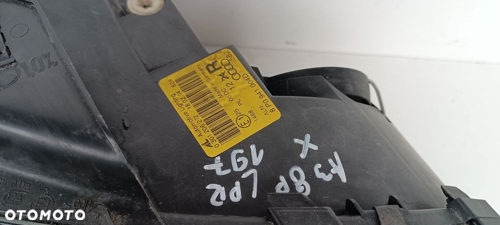 AUDI A3 8P XENON LAMPA PRAWA PRZÓD PRZEDNIA EU 8P0941004D - 2