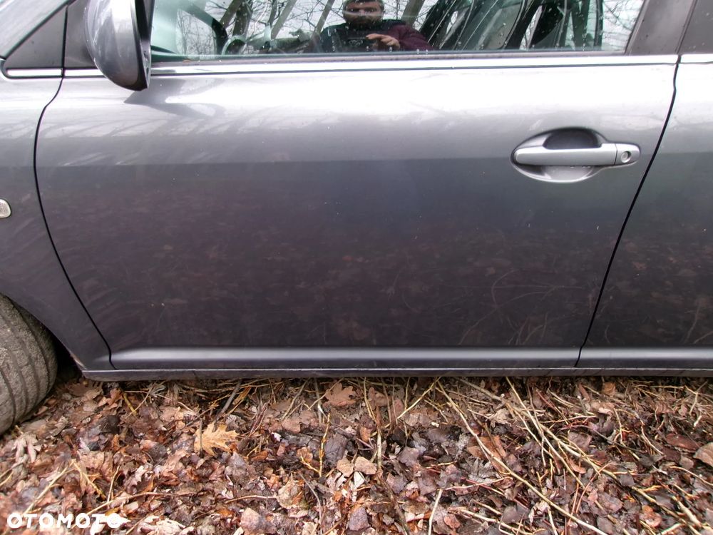 DRZWI L.P KOMPL. AVENSIS T25 03-09 KOMBI 1E5 - 1