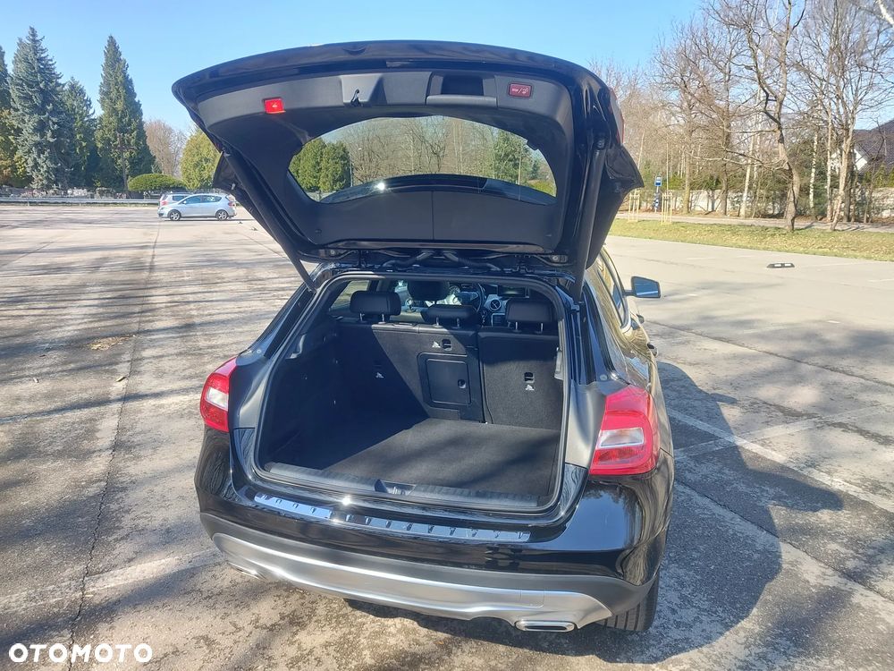 Mercedes-Benz GLA 250 4-Matic - 18