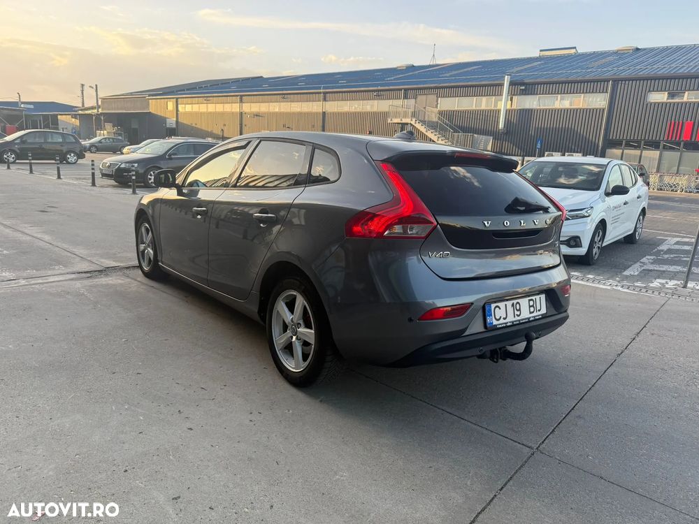 Volvo V40 D2 - 10
