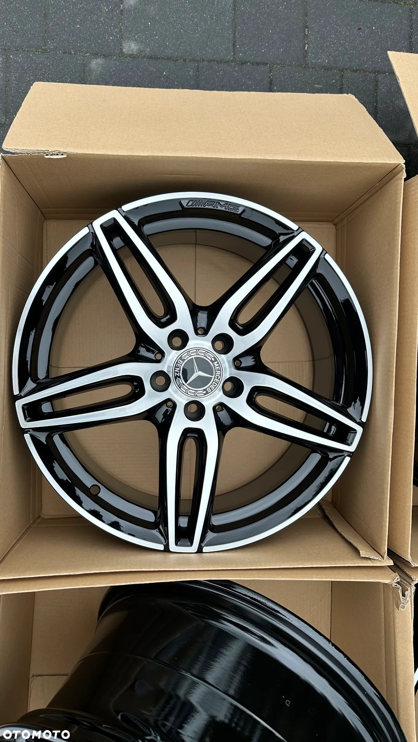 Felgi Mercedes-Benz AMG 9Jx18H2-N Et43 ET49 8Jx18H2 5x112 A2134012100 KOŁA R19 - 5