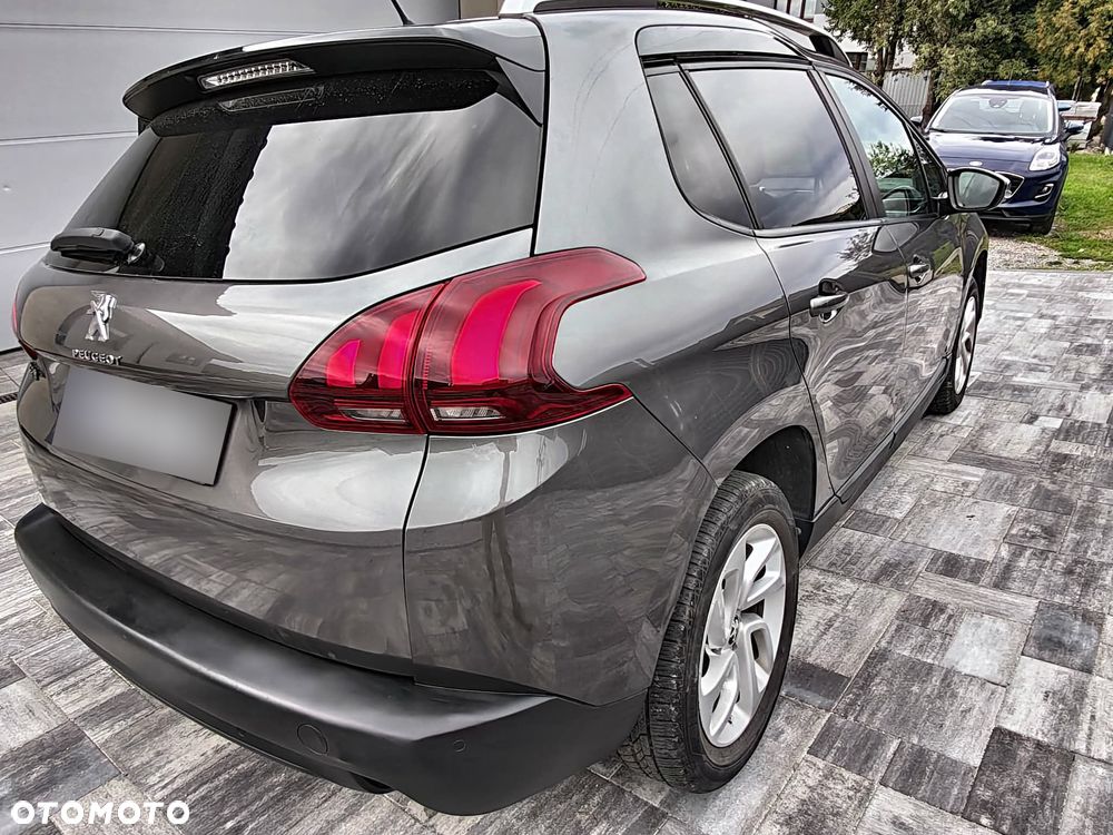 Peugeot 2008 1.2 Pure Tech Style S&S - 9