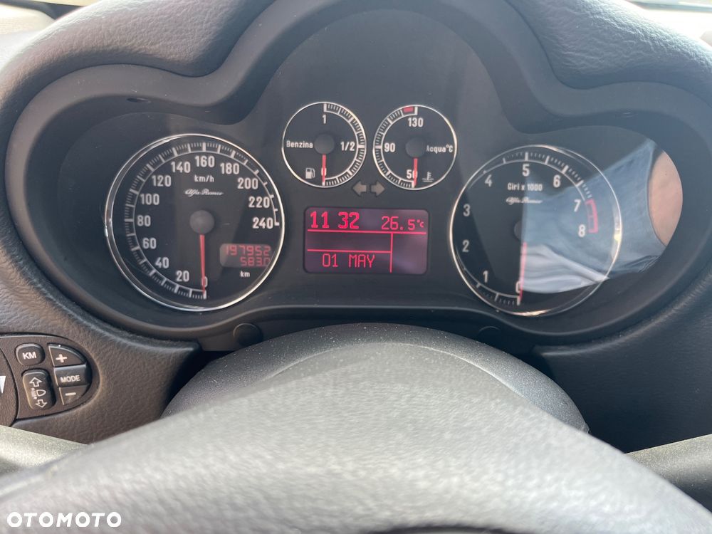 Alfa Romeo 147 1.6 Twin Spark Distinctive - 10