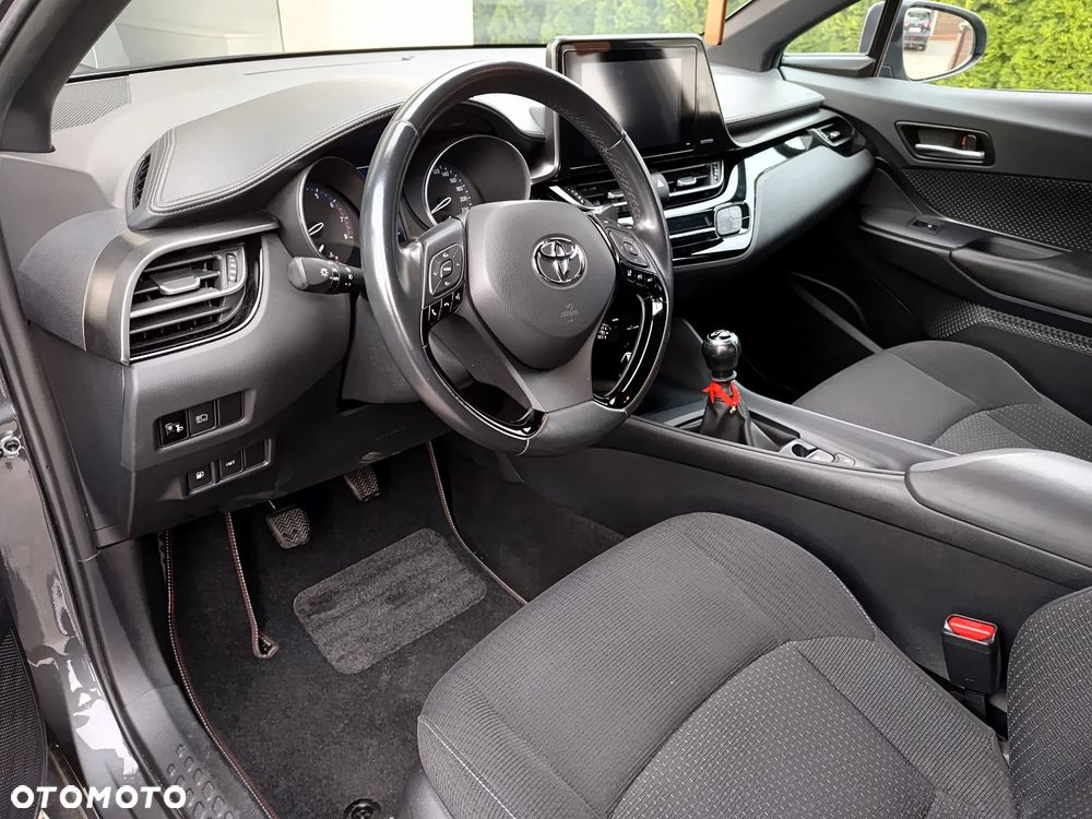 Toyota C-HR - 11