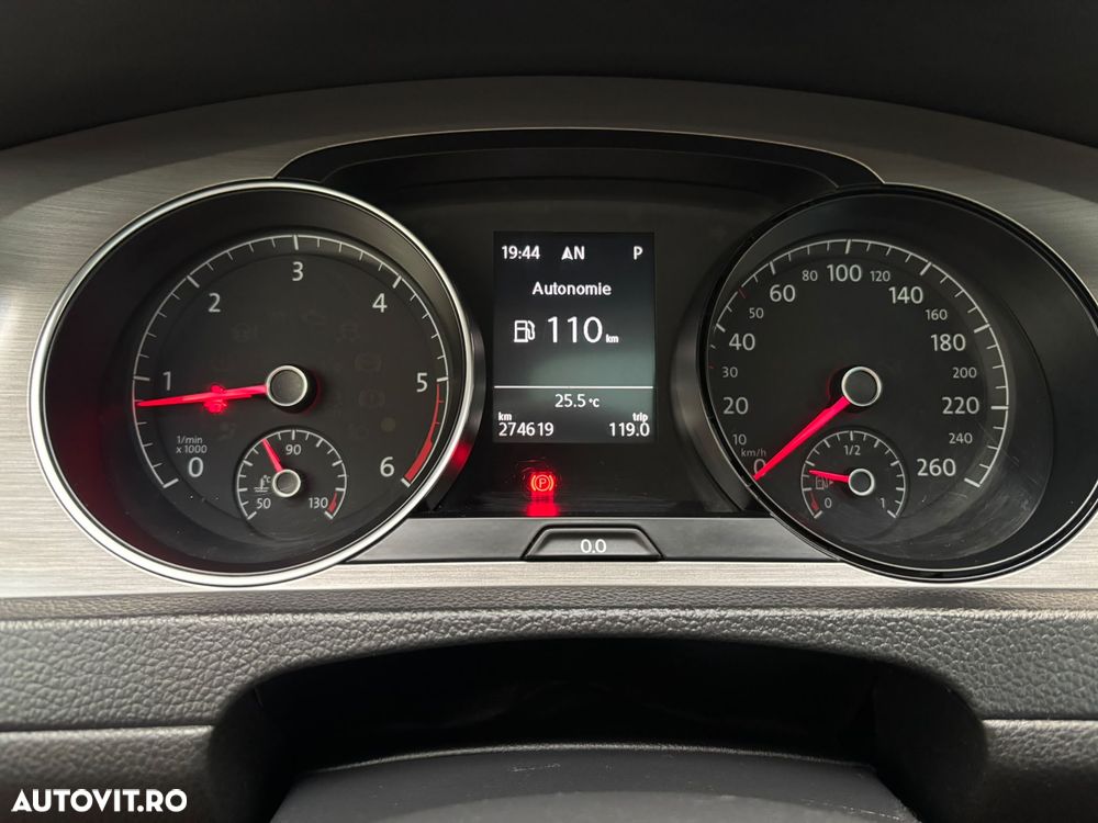 Volkswagen Golf 1.6 TDI DPF BMT DSG Comfortline - 26