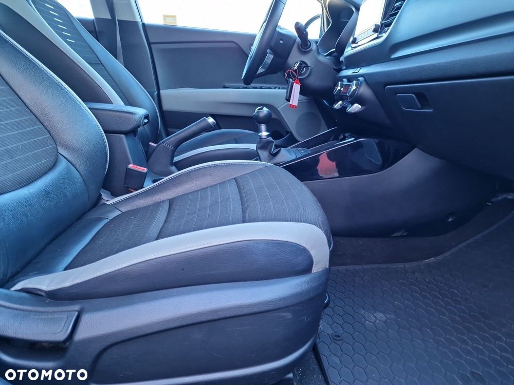 Kia Stonic 1.2 L - 19