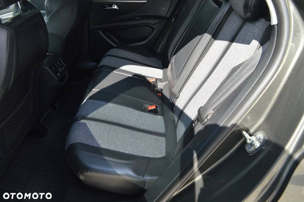 Peugeot 3008 1.2 PureTech Allure S&S - 14