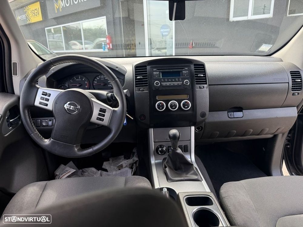 Nissan Navara 2.5 dCi KC SE 4WD - 24