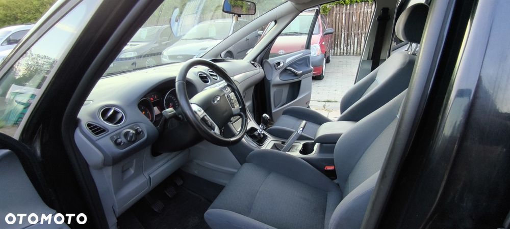 Ford S-Max - 8