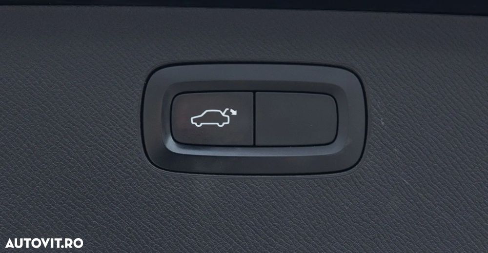 Volvo XC 90 T8 Twin Engine AWD R-Design - 37