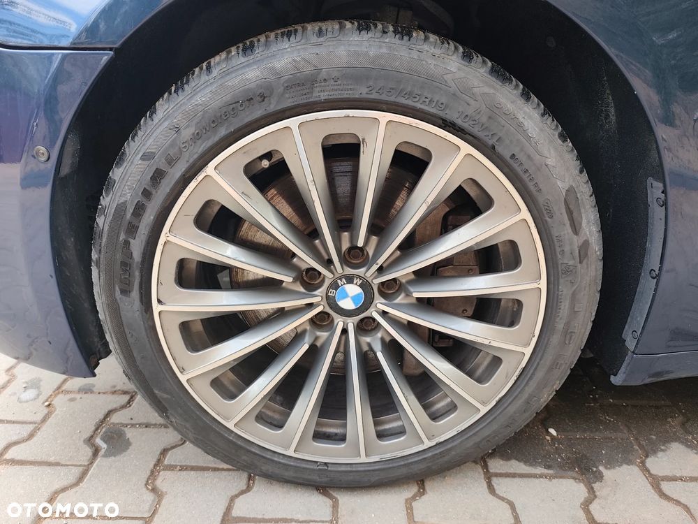 BMW Seria 7 750i L xDrive - 12