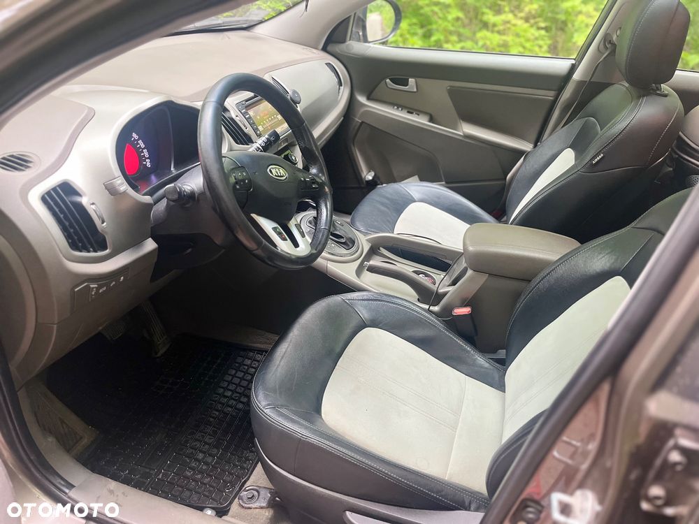 Kia Sportage 2.0 CRDI XL - 8