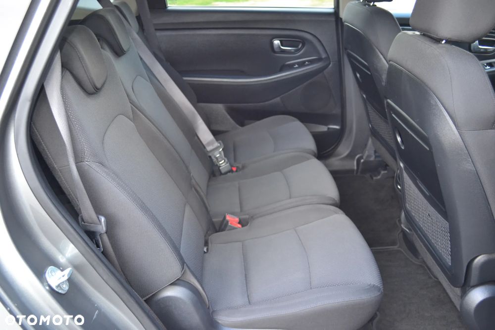 Kia Carens 1.7 CRDi Business Line 7os 7DCT - 22