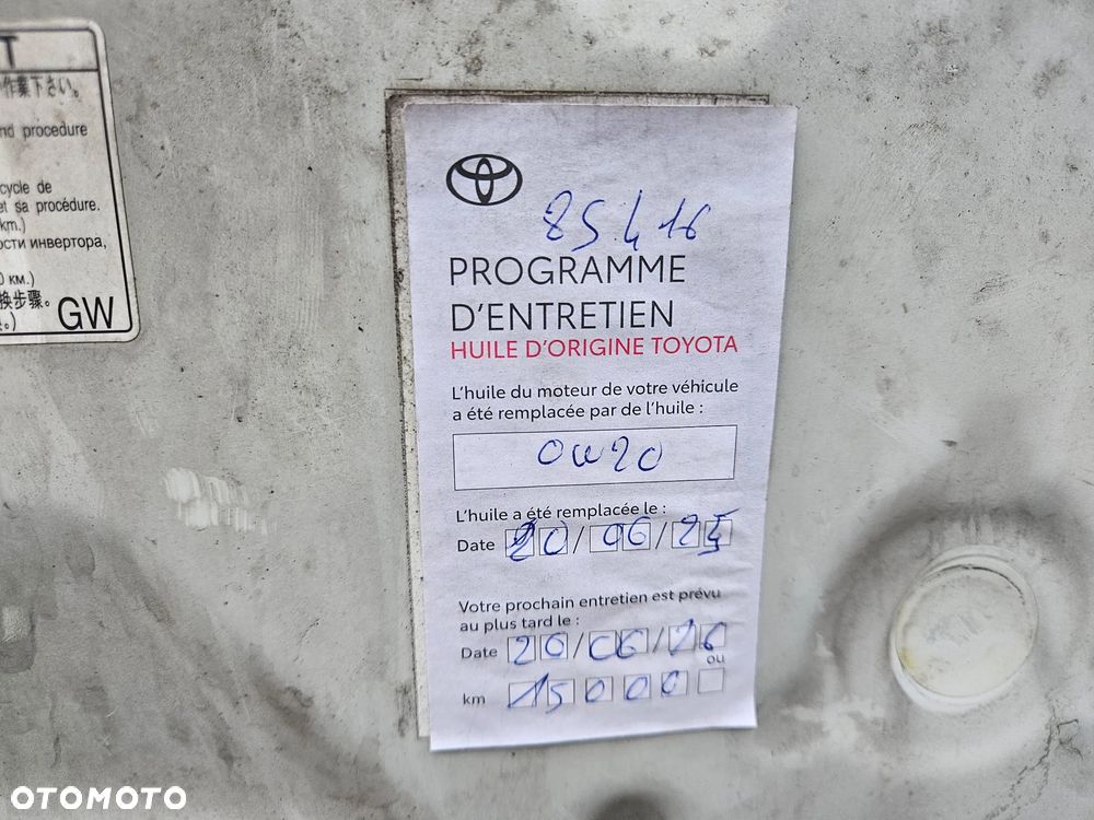 Toyota Yaris Hybrid 100 Selection - 28