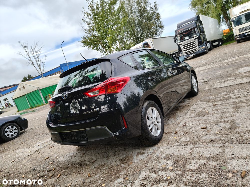 Toyota Auris 1.8 HSD Luna - 2