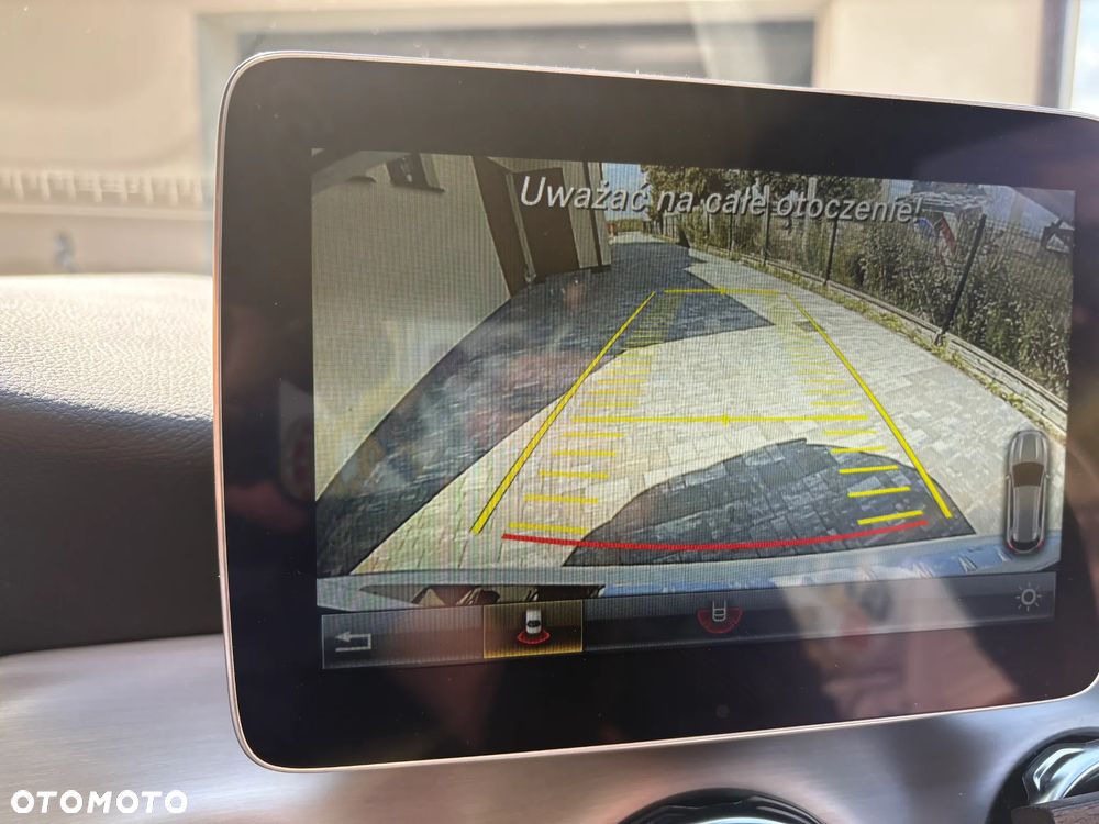 Mercedes-Benz GLA - 16