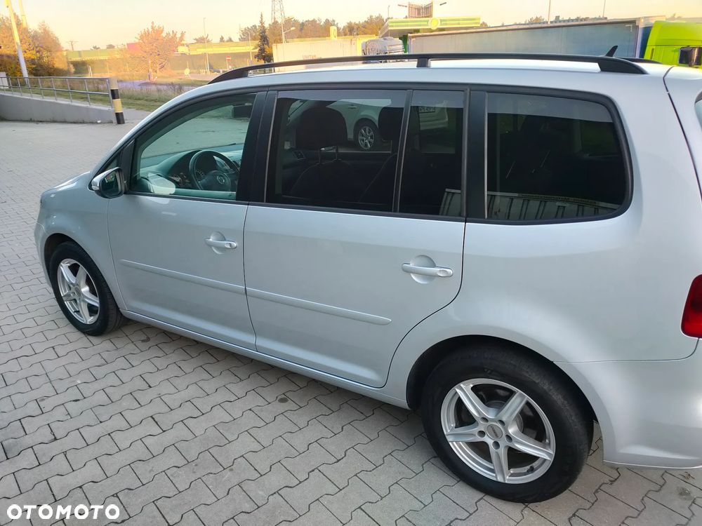 Volkswagen Touran - 17