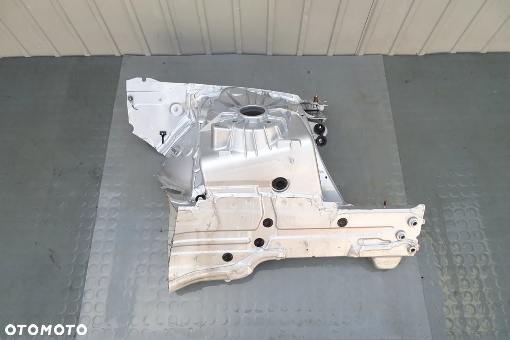 Mercedes C Klasa W205 Ćwiartka Podłużnica Fartuch