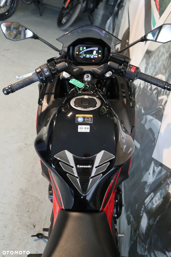 Kawasaki Ninja - 12