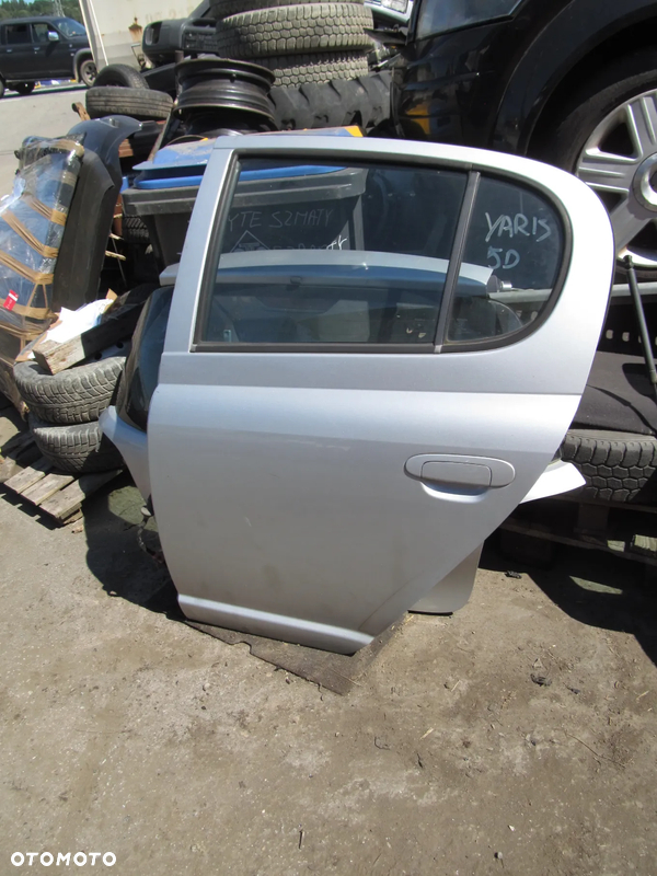 drzwi tył prawe lub lewe do Toyota Yaris I 1,4d 2002