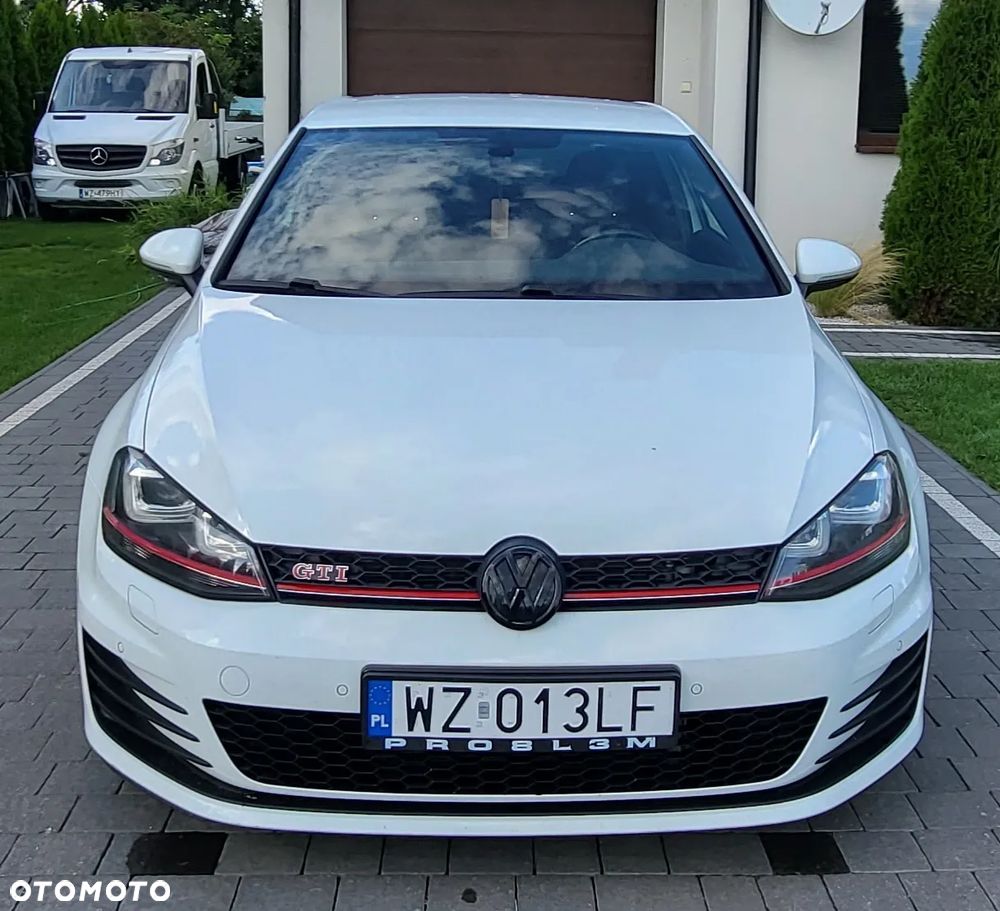 Volkswagen Golf - 5