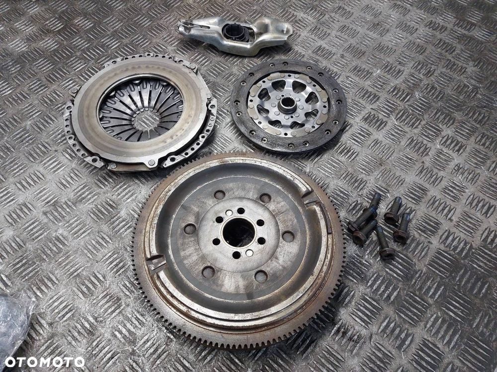 KOŁO DWUMASOWE + TARCZA + DOCISK + ŁOŻYSKO AUDI A4 B5 1.6 8V 058105266 - 7
