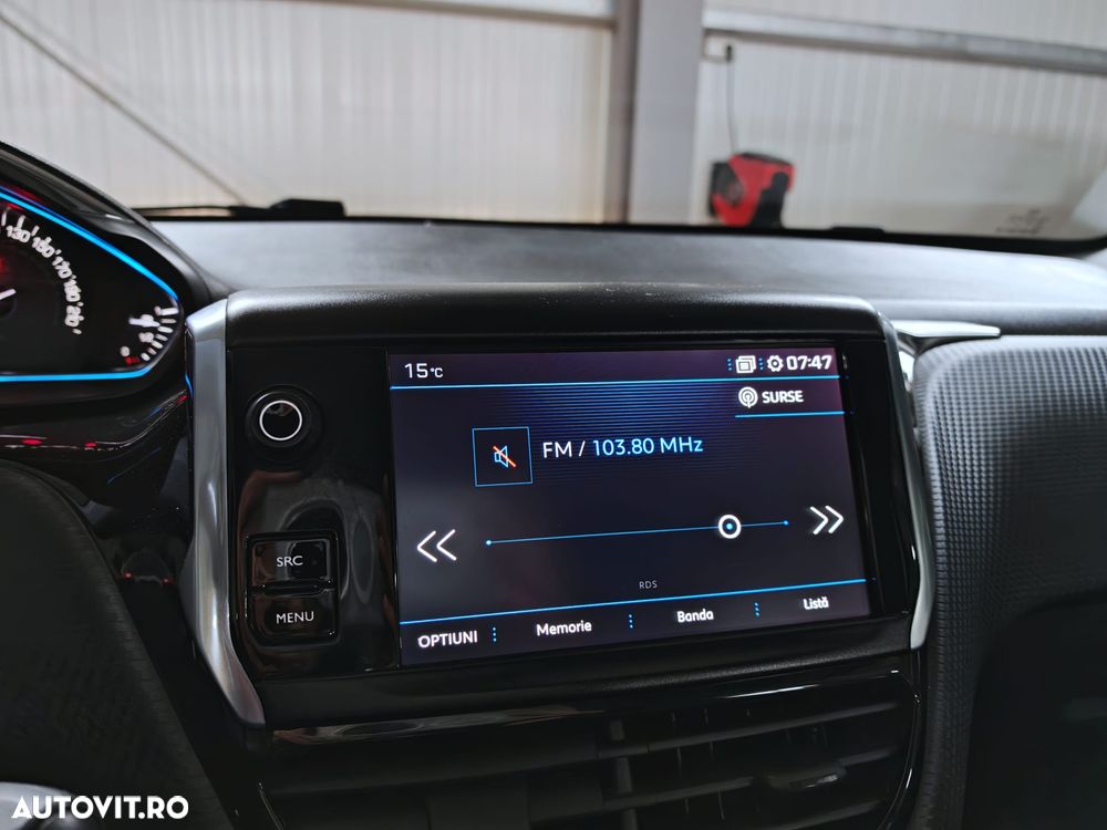 Peugeot 2008 PureTech 110 GPF Stop&Start EAT6 Allure - 23