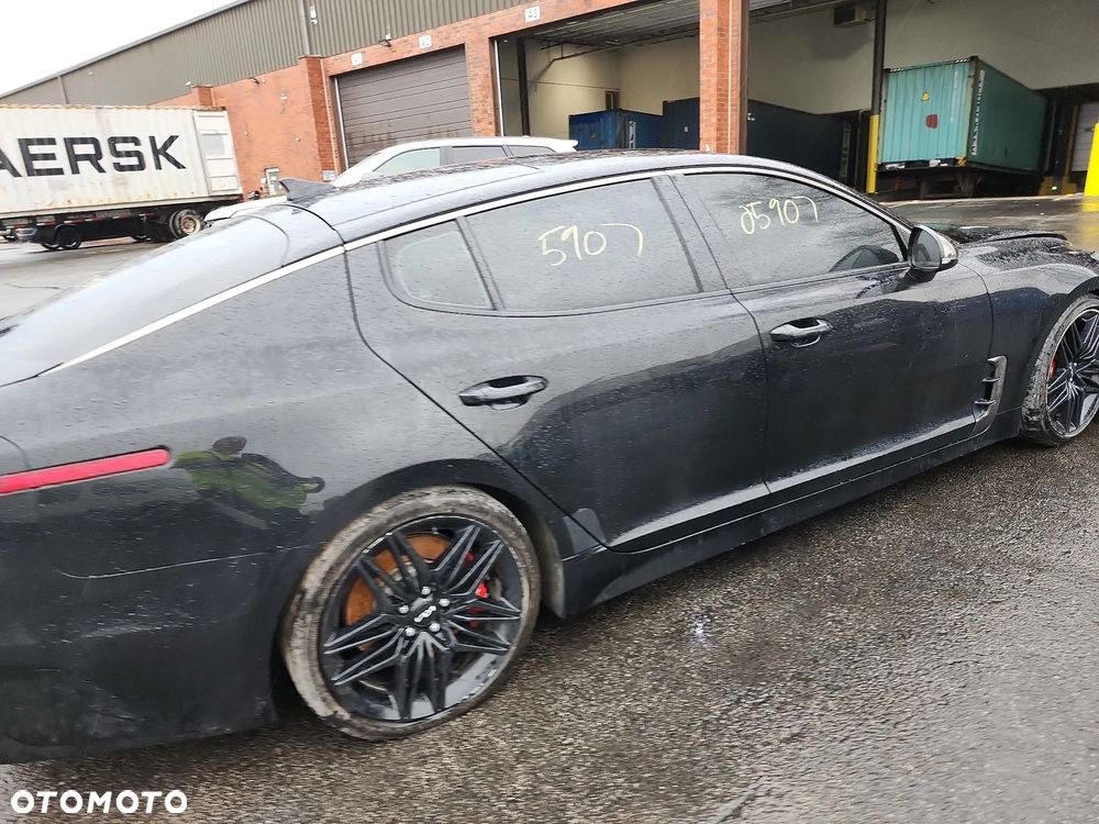 Kia Stinger - 17