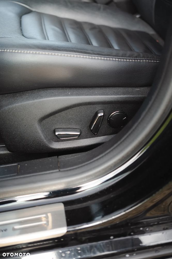 Ford Fusion - 13