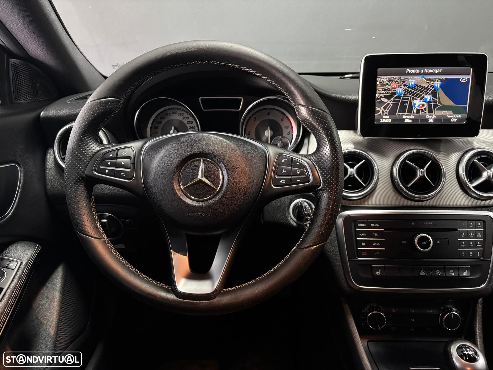 Mercedes-Benz CLA 180 d Shooting Brake Urban - 11