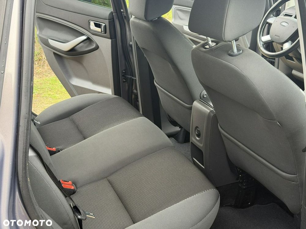 Ford Kuga - 18