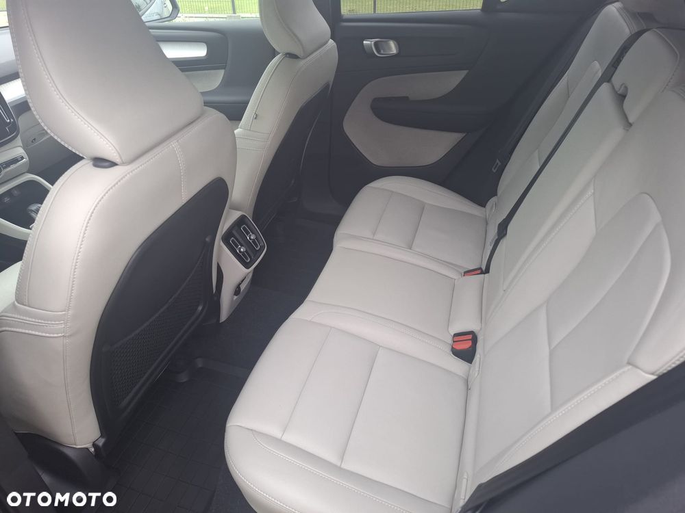 Volvo XC 40 T5 AWD Geartronic Momentum Pro - 21