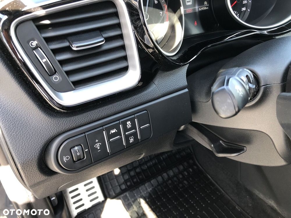 Kia Ceed 1.5 T-GDI Business Line Plus DCT - 10