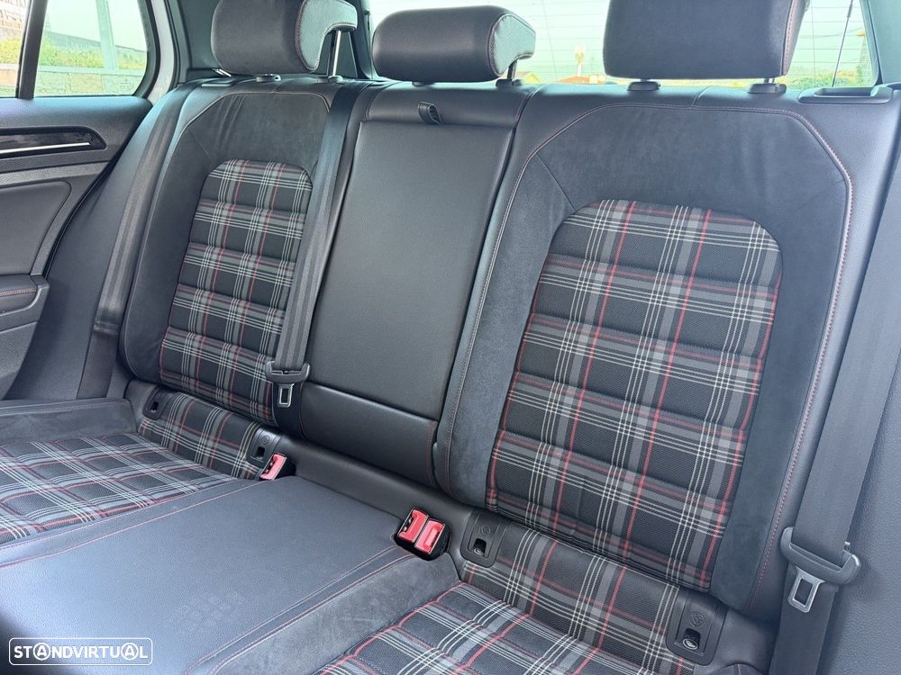 VW Golf 2.0 TSi GTi DSG - 23