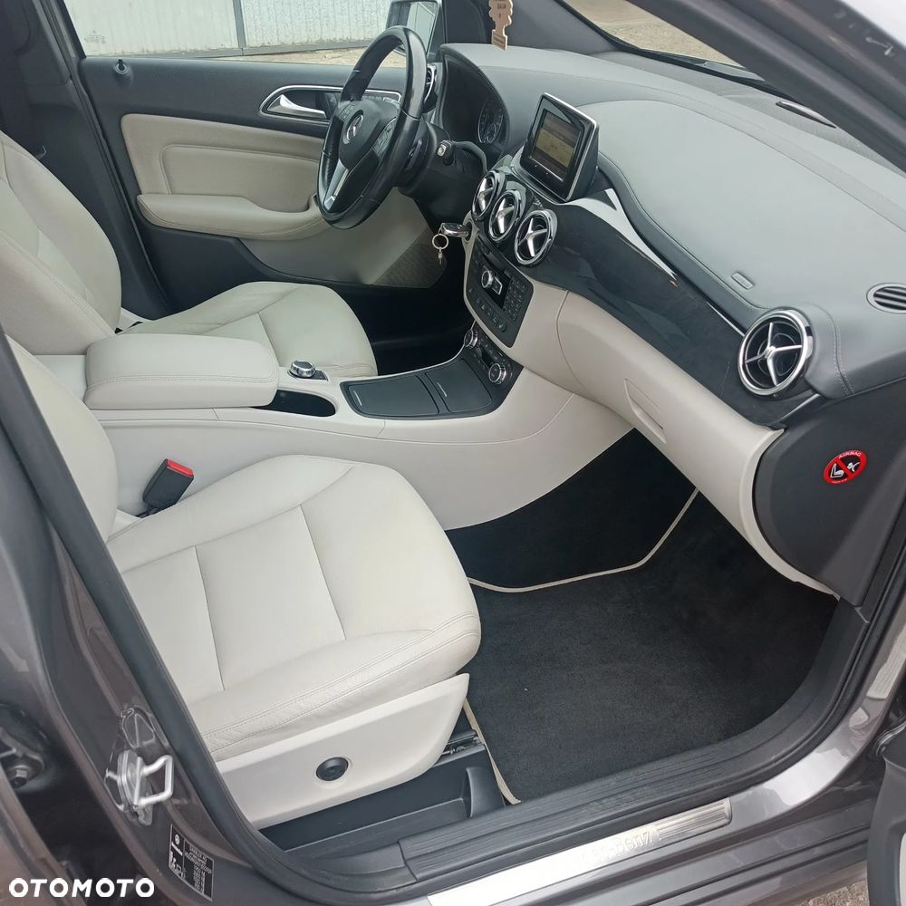 Mercedes-Benz Klasa B 200 (BlueEFFICIENCY) 7G-DCT - 21