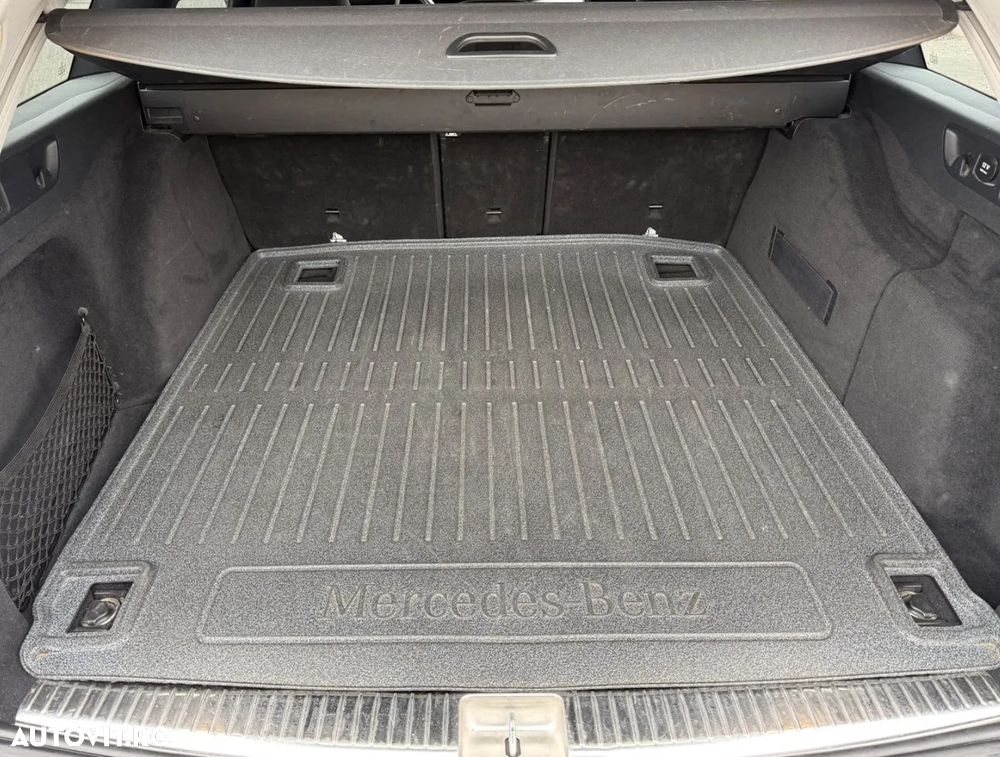 Mercedes-Benz E 220 d 4Matic T 9G-TRONIC Avantgarde - 8