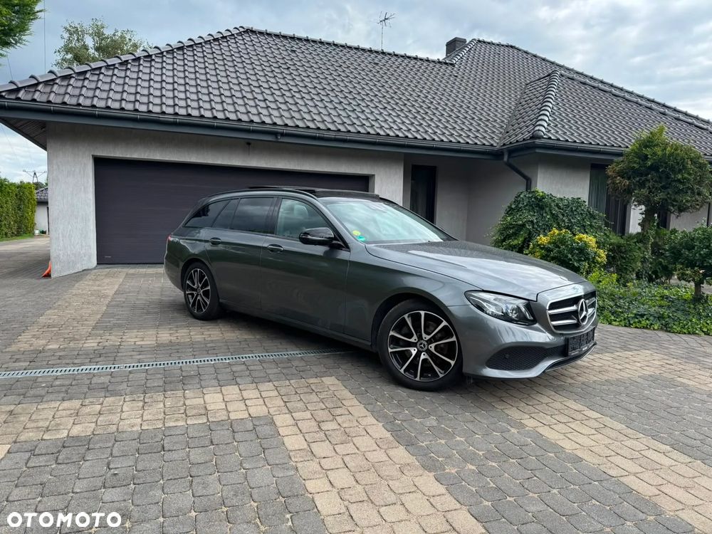 Mercedes-Benz Klasa E 220 d 9G-TRONIC Avantgarde - 4