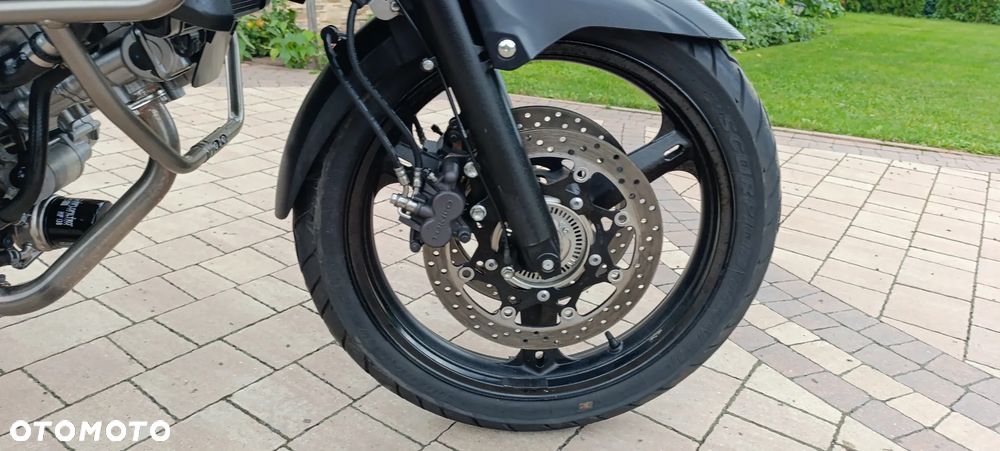 Suzuki V-STROM - 29