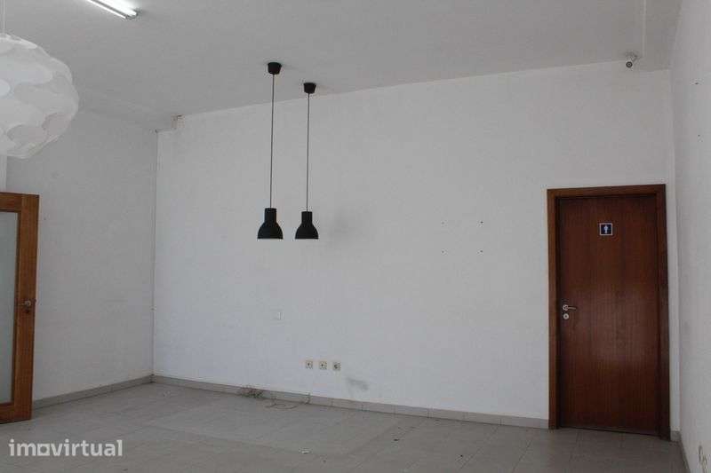 ARRENDAMENTO PAVILHÃO INDUSTRIAL VILA NOVA FAMALICAO - Grande imagem: 4/4