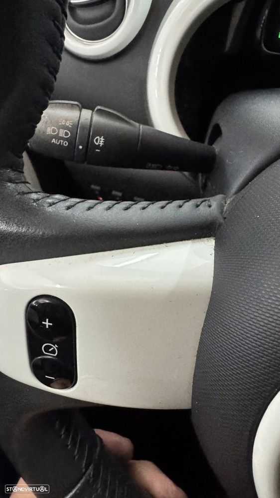 Renault Twingo Z.E. 22 Intens - 26