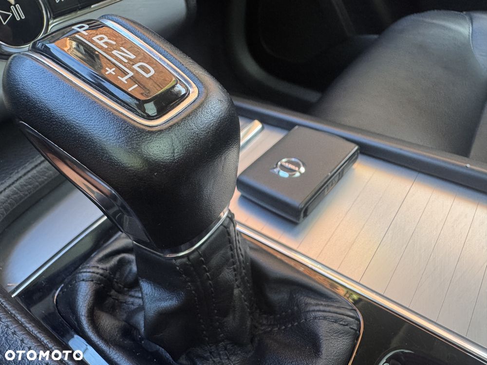 Volvo XC 90 - 30