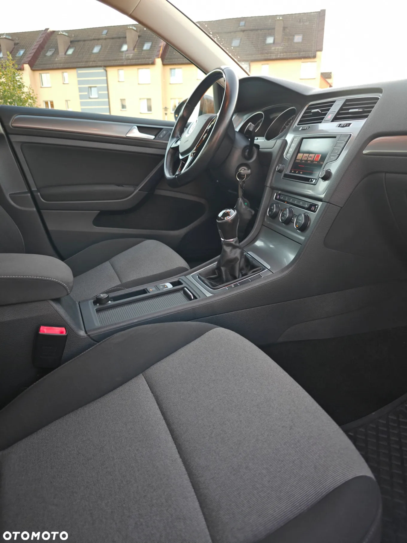 Volkswagen Golf - 6