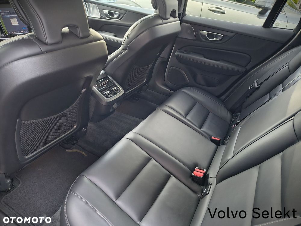 Volvo V60 Cross Country - 14