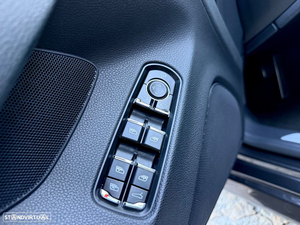 Porsche Panamera Platinum Edition - 34