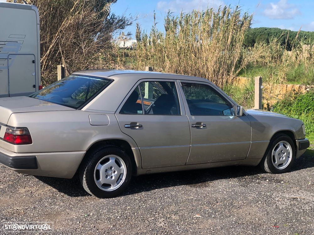 Mercedes-Benz E 250 - 4