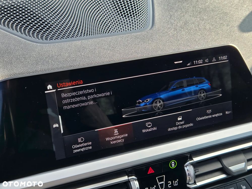 BMW Seria 3 330i xDrive M Sport sport - 30