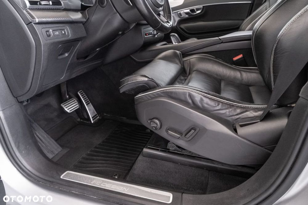 Volvo XC 90 T8 AWD Twin Engine Geartronic RDesign - 27