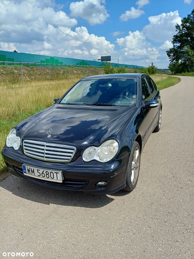 Mercedes-Benz Klasa C 180 Kompressor Automatik Avantgarde Sport Edition - 2