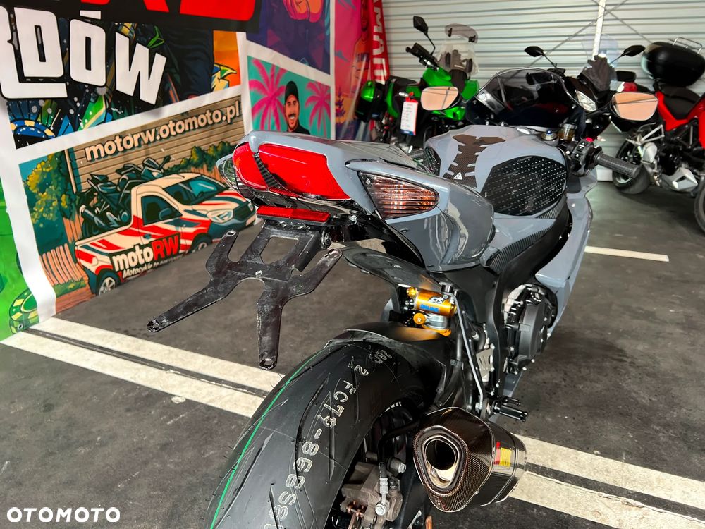Suzuki GSX-R - 10