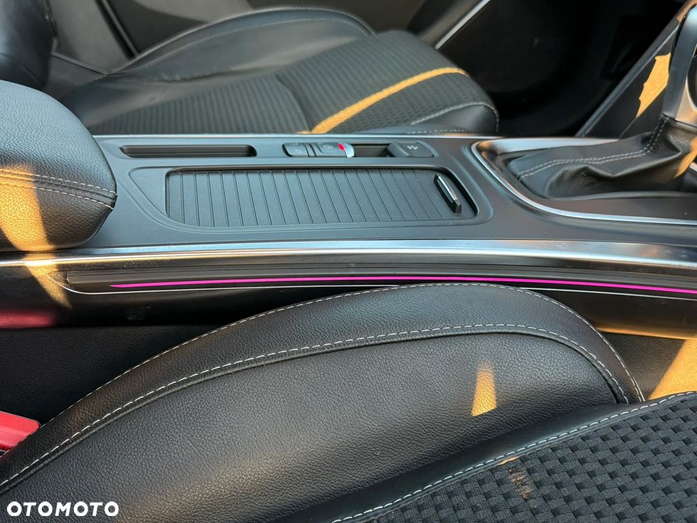 Renault Megane ENERGY dCi 110 EDC BOSE EDITION - 28